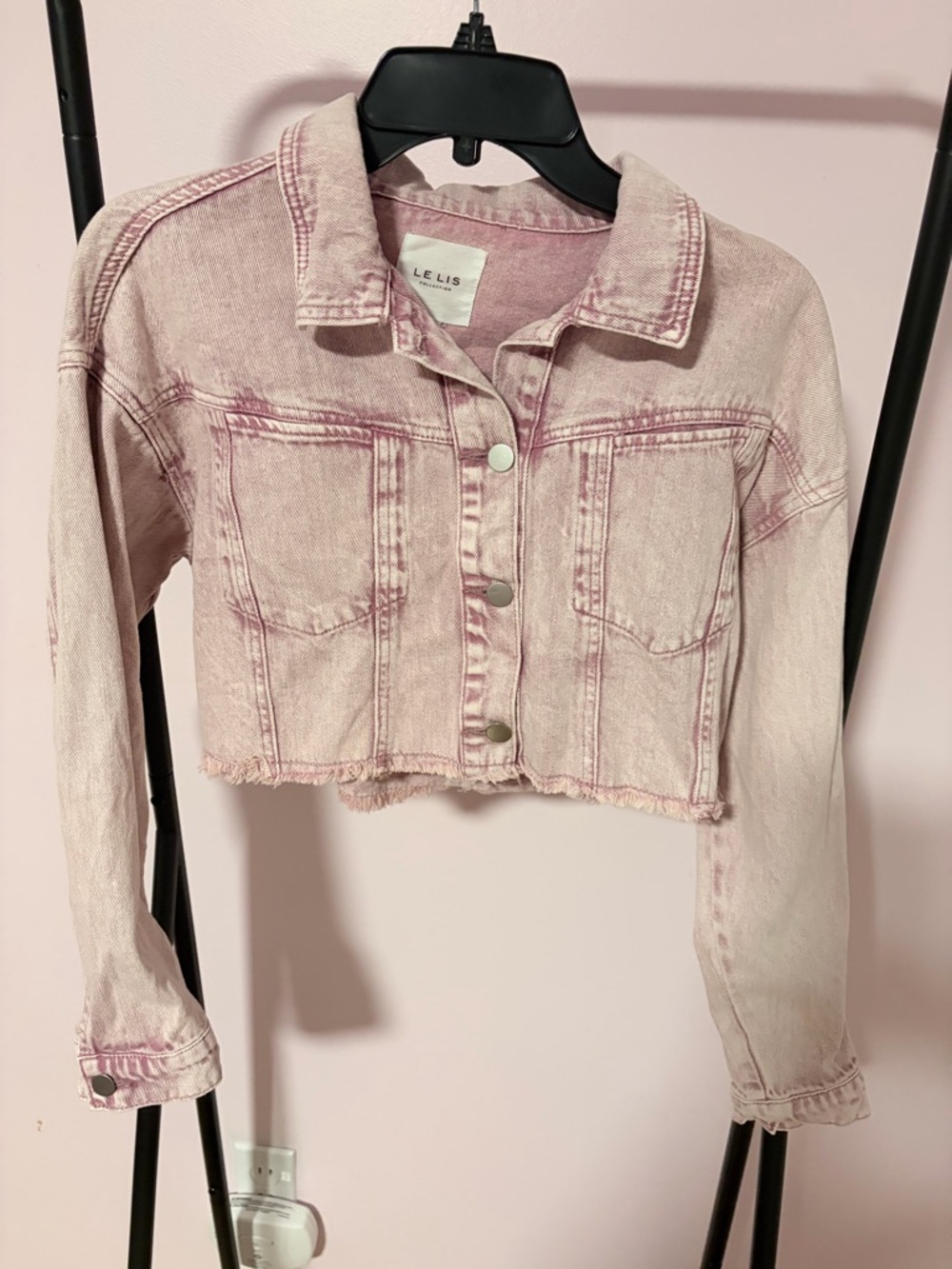 Le Lis Pink Cropped Denim Jacket with Contrast Seams NWOT Size Small